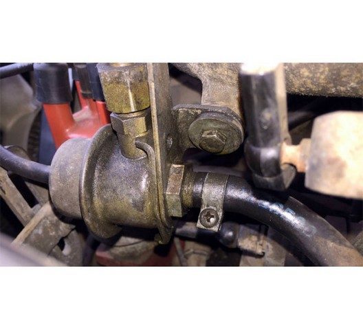symptoms of bad fuel pressure regulator