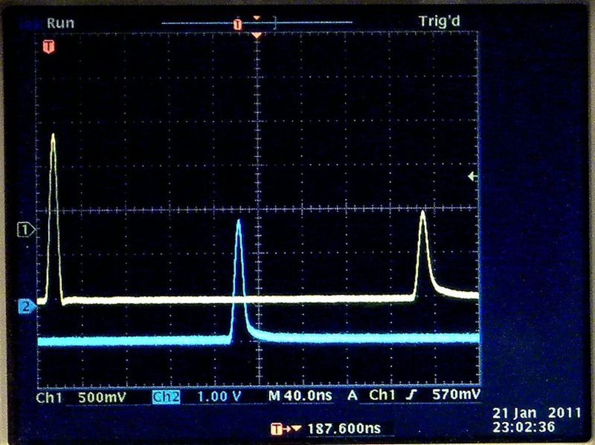 Para probar un sensor MAP digital, puede usar un osciloscopio o un DMM con función de frecuencia.