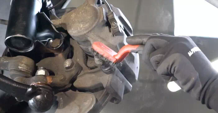 Метод замены рычага подвески Mercedes-Benz C-Класс седан (W203) 2005: скачайте руководство в PDF и видеоинструкцию