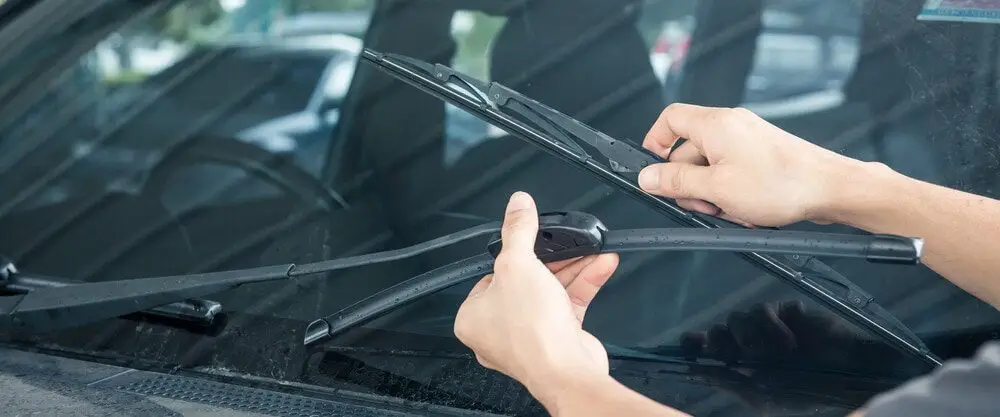 Changement d'essuie-glaces