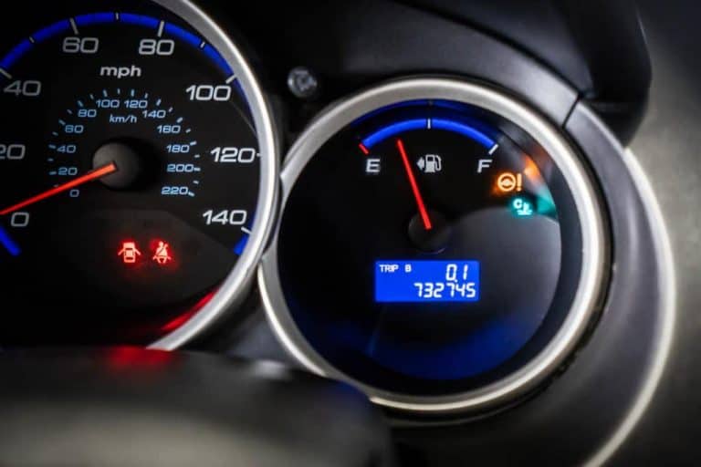 L'accélération est inférieure à la normale