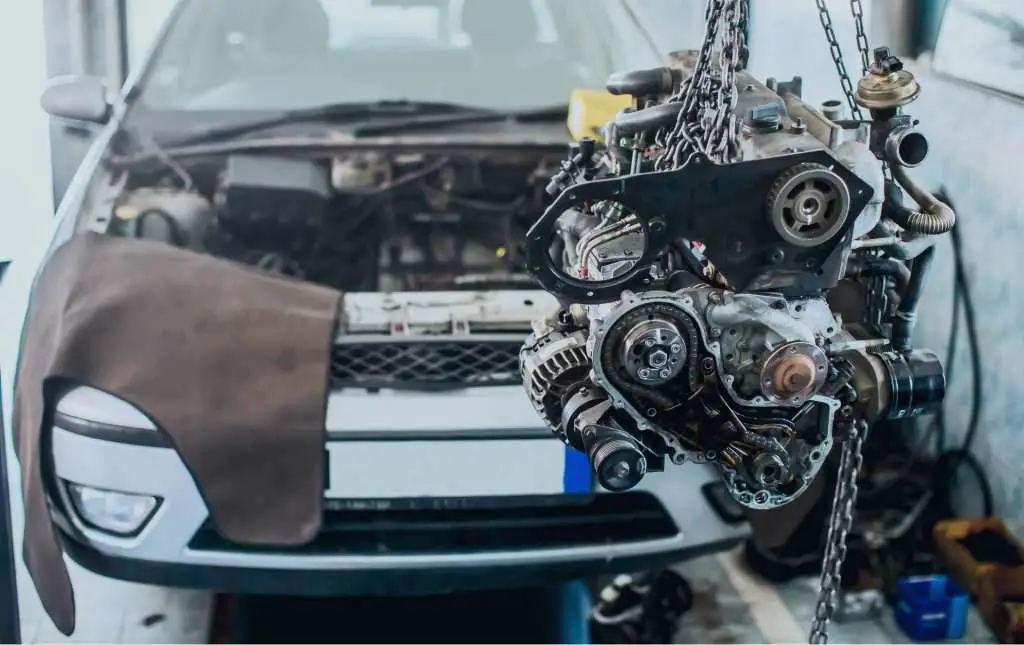 el aire acondicionado del coche no sopla aire frío