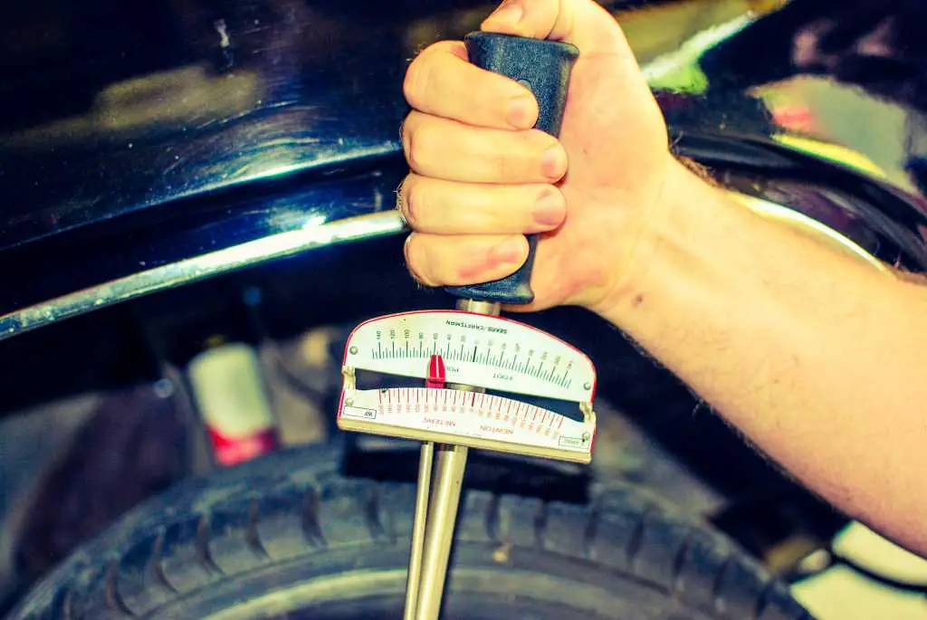 Проверка датчика скорости автомобиля важна для улучшения производительности любого транспортного средства. Важно обратиться к профессионалу в случае возникновения проблем