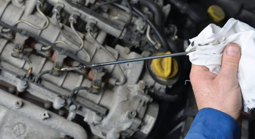 Ölstand regelmäßig kontrollieren