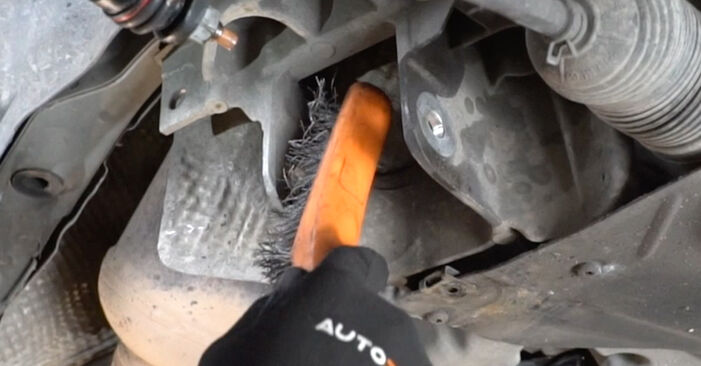 梅赛德斯W203安装座清洁