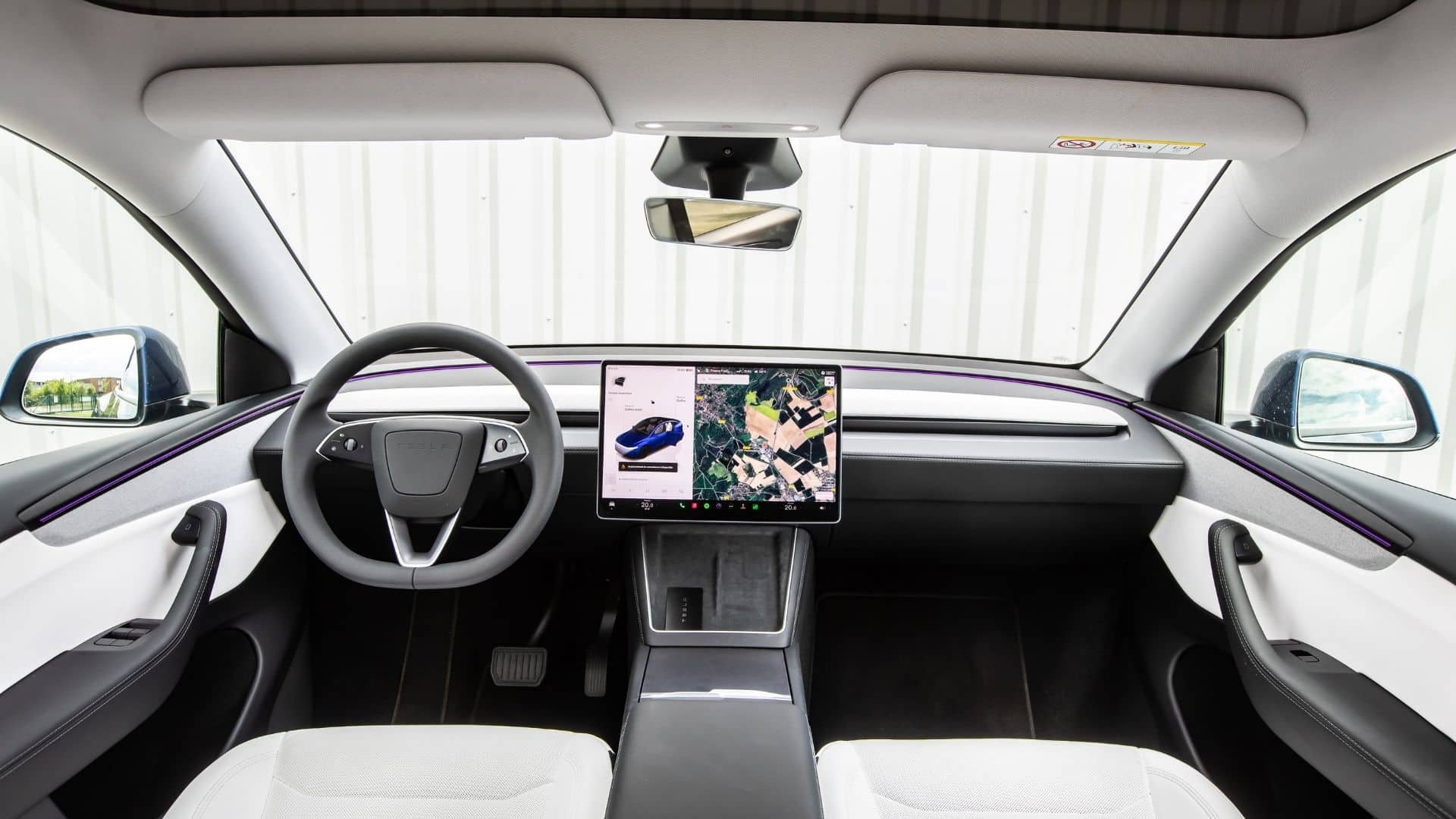 Tesla Model Y 2025