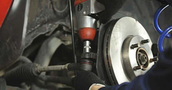 2005年式マツダ3 bk 1.6 DI ターボ サスペンションアーム交換：無料サービスマニュアル