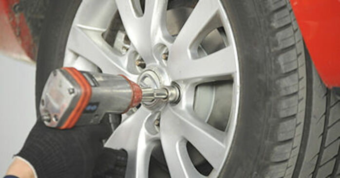 Anleitung zum Wechseln des Radlagers am Mazda 3 BK 2003