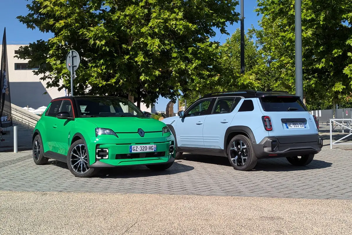 Comparaison entre Renault 5 e-Tech et Renault 4 e-Tech